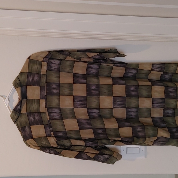 Men's Casual Button Down Shirt - Picture 4 of 7